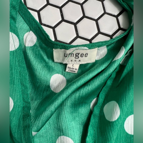 Umgee top size large - Picture 2 of 3